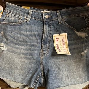 Jean shorts Levi’s size 16